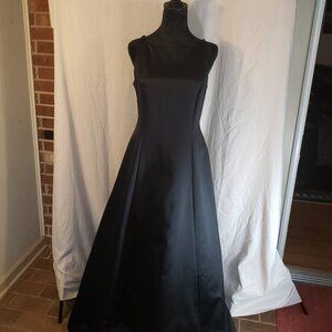 Betsy & Adam by Linda Bernell Black Satin Evening Gown w/Matching Shawl - 12
